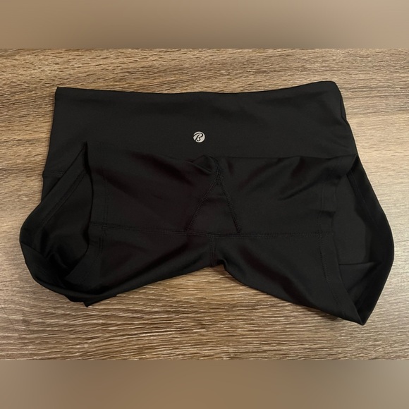 Bally Total Fitness Women's High Rise 5" Bike Shorts in Black Size Medium - Picture 5 of 7